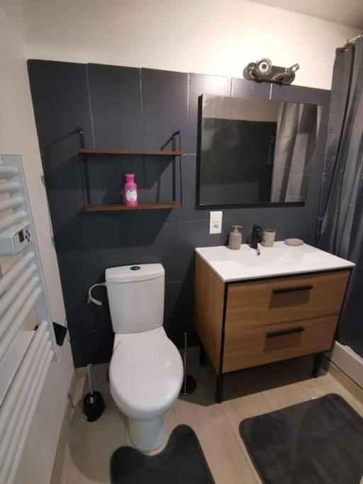 Charmant Appartement Au Calme Saint-Georges-de-Luzençon Kültér fotó